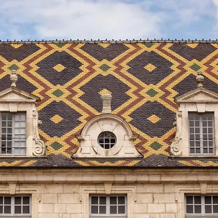 Alfred Hotels Beaune La Madeleine-2